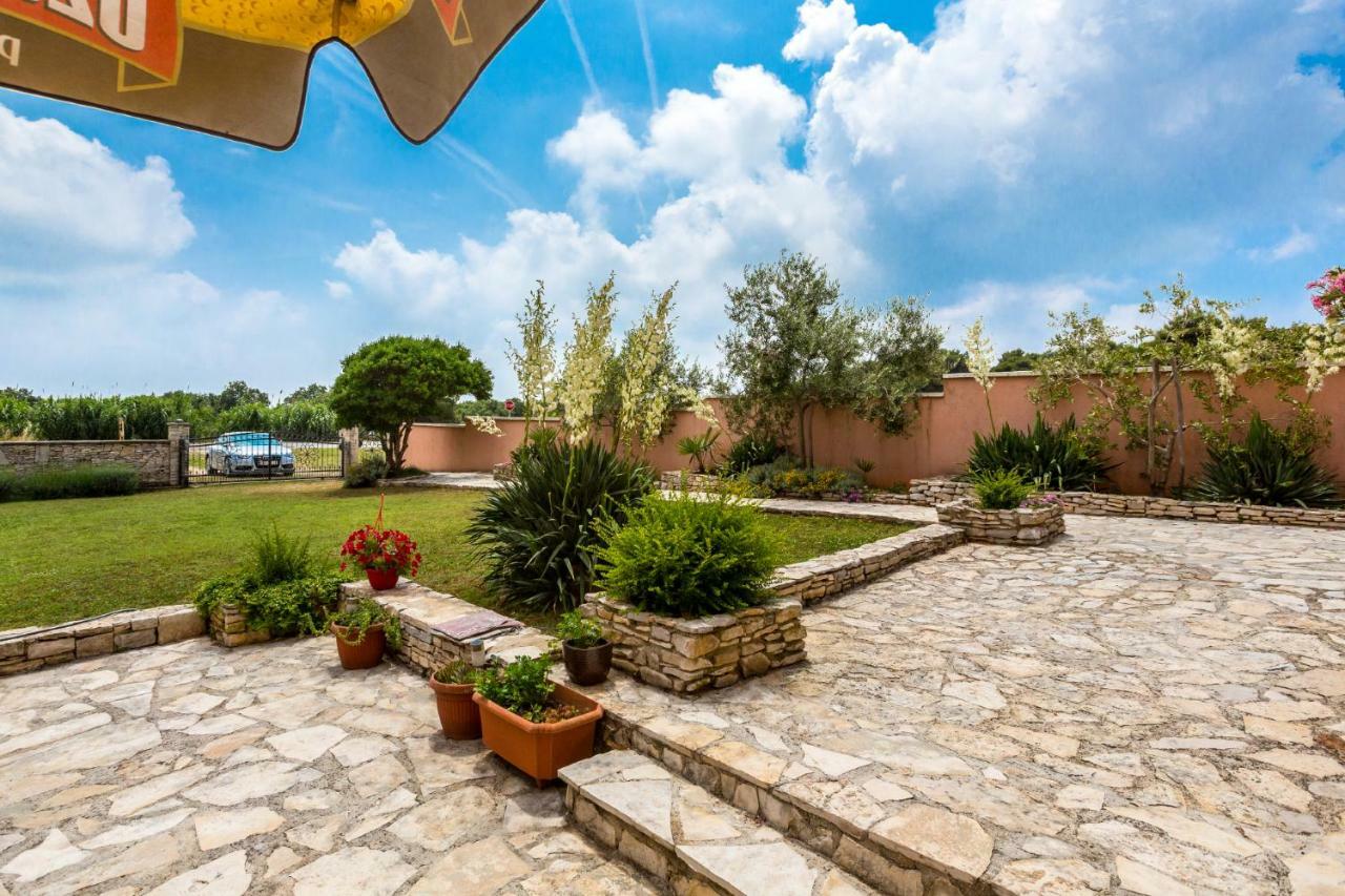 Villa Orange II Medulin Buitenkant foto